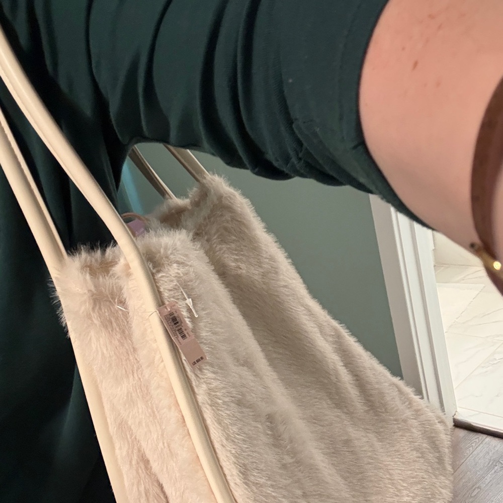 Elegant Cream Faux Fur Tote Bag - Picture 14 of 14
